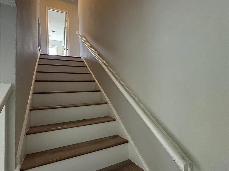 3818 Willow Springs Ln — Photo 6