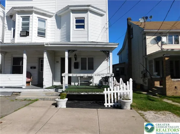 34 W Walter St, Summit Hill, PA 18250