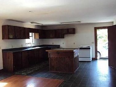 4th image of 64381 Penton St
