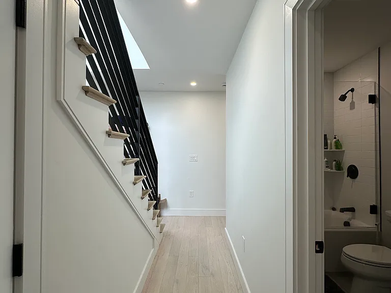 14B Geneva St #Penthouse 4 — Photo 8