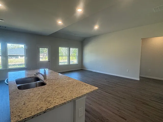 4 bed, 1841 sqft, $2,200 — Photo 3