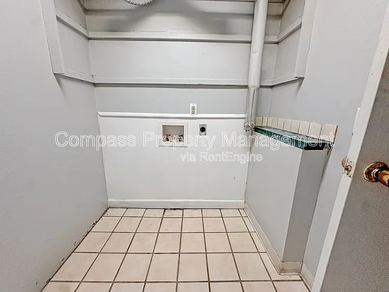 951 Bridge St NW #1 — Photo 6