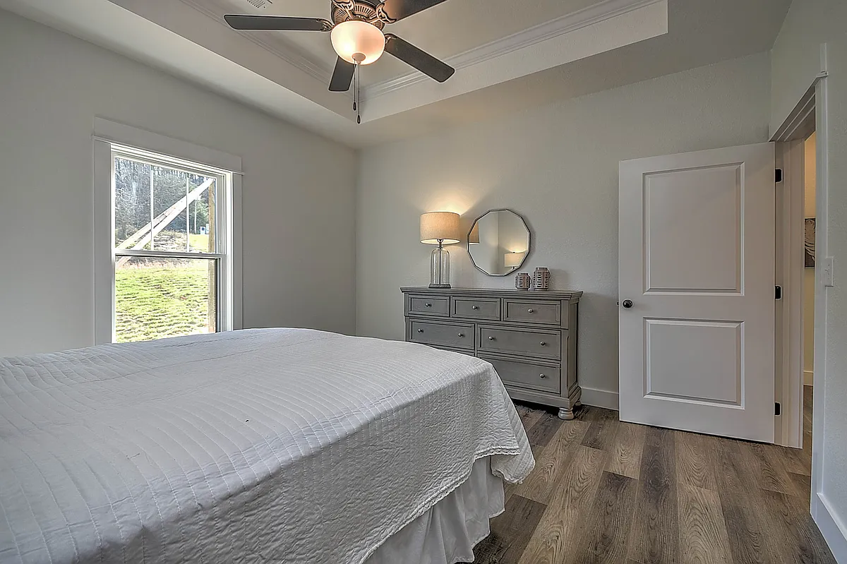 Building Photo - 915 Suncrest Dr #101