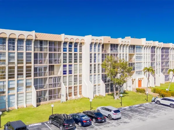 801 Three Islands Blvd APT 111, Hallandale Beach, FL 33009