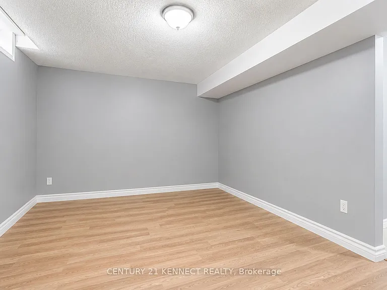 4 Somerset Dr — Photo 13
