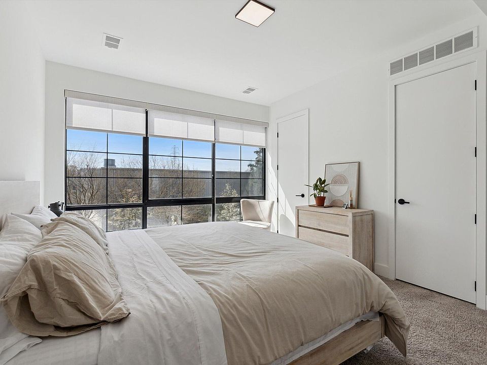 533 E Harrison 3, photo 17