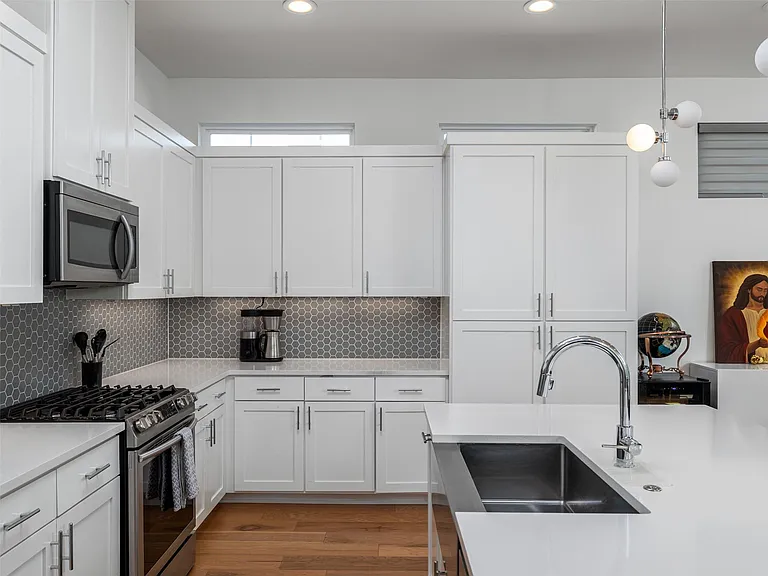 6309 Keegans Dr — Photo 12