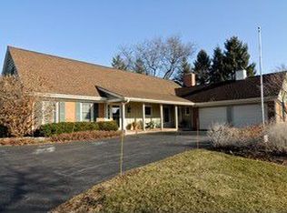 331 Grayfriars Ln, Inverness, IL 60067