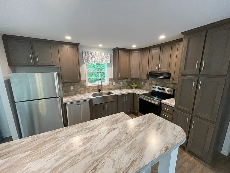 20 Glenn Ave — Photo 5