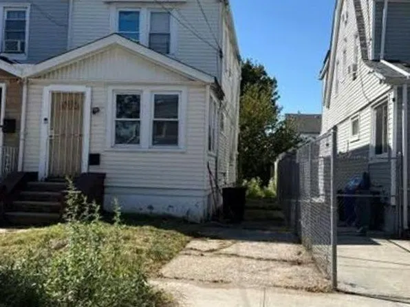 118-06 203rd St, Saint Albans, NY 11412