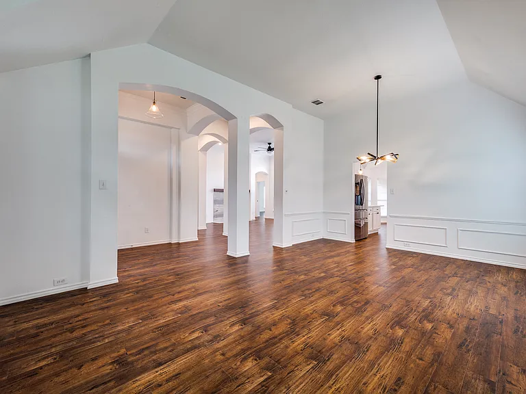 1420 Capstan Dr — Photo 3