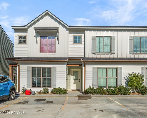 111 Oak Plains Aly Photo 1