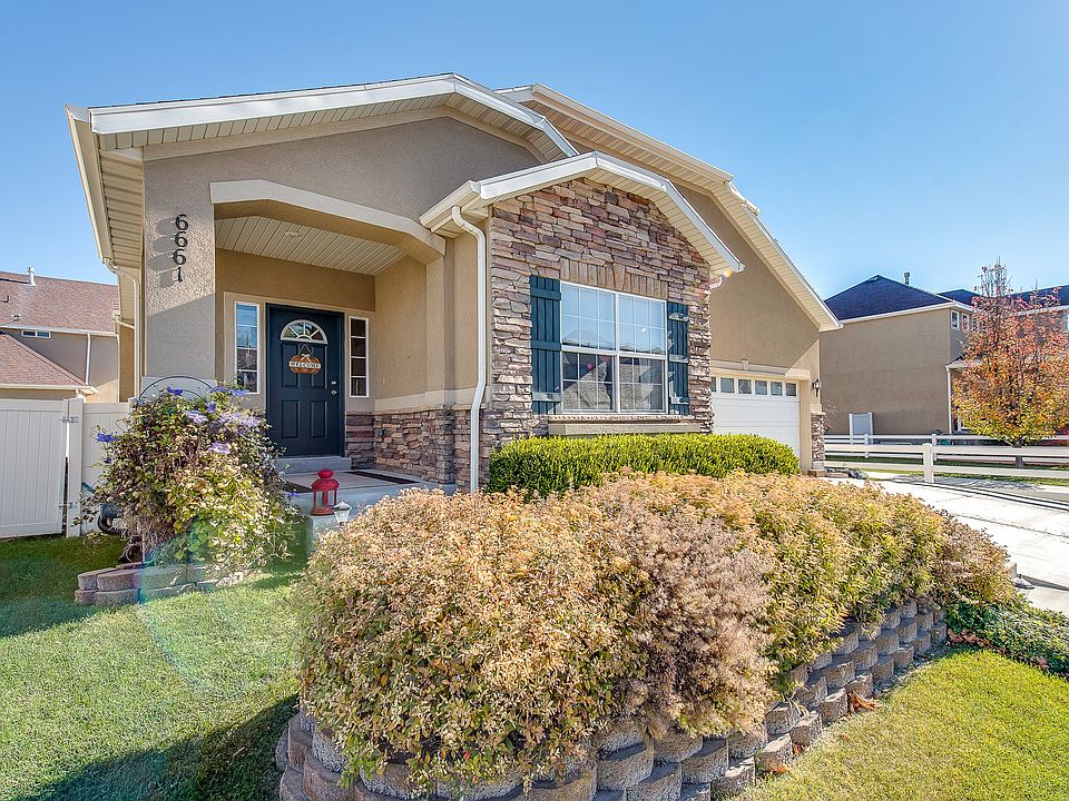 1st image of 6661 S Lucerne Ln