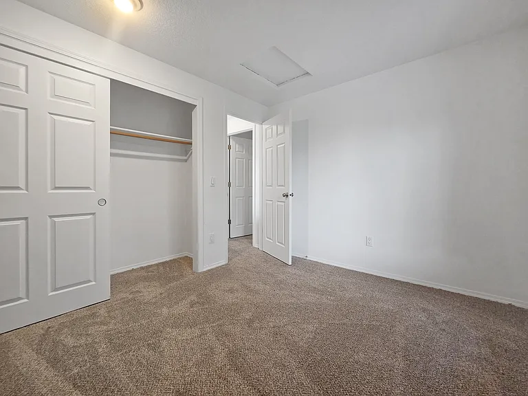 10526 SW Windsor Pl — Photo 15