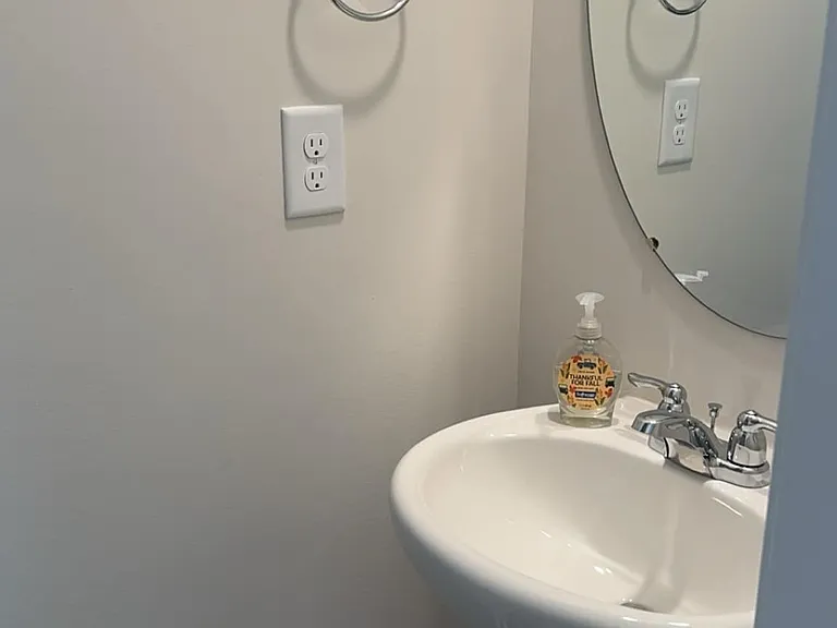 2039 Redstone Dr — Photo 4