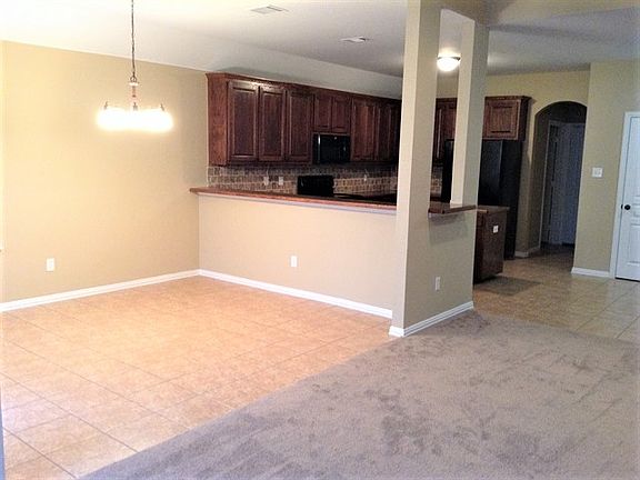 4th image of 422 Silver Mine Dr