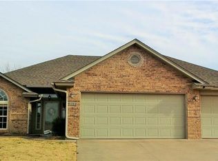 9100 Shady Grv, Moore, OK 73160
