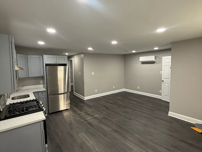 1494 Broadway #3 — Photo 4