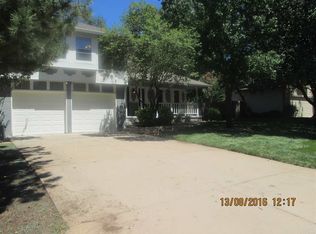 1512 E Cresthill Rd, Derby, KS 67037