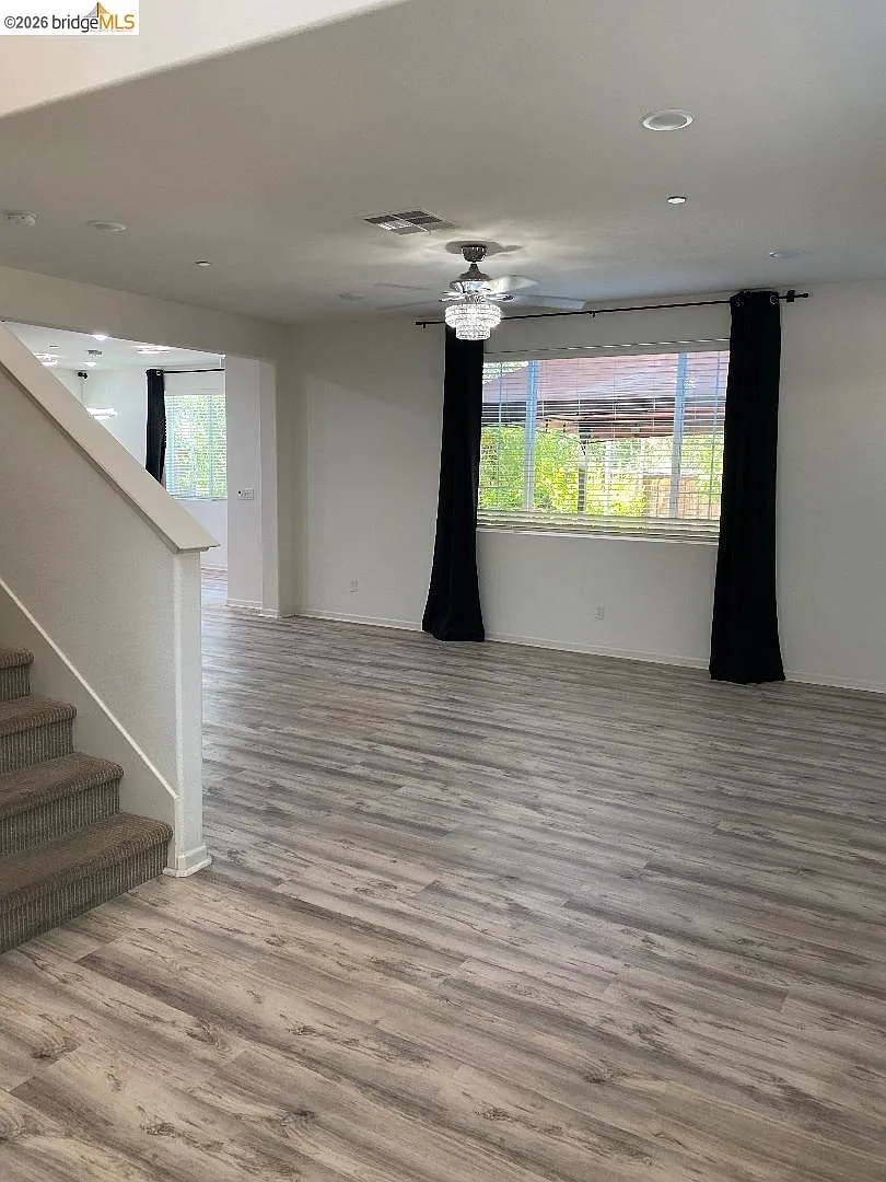 4 bed, 3.0 bath, 2339 sqft, $4,029 — Photo 2