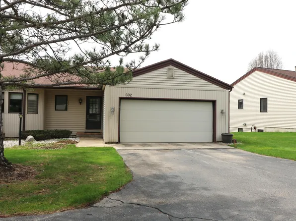 692 Amberwood Dr SE #10, Byron Center, MI 49315
