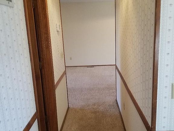 4th image of 35 Abingdon Ln #7042