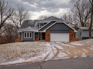 813 Timbercrest Dr, Council Bluffs, IA 51503