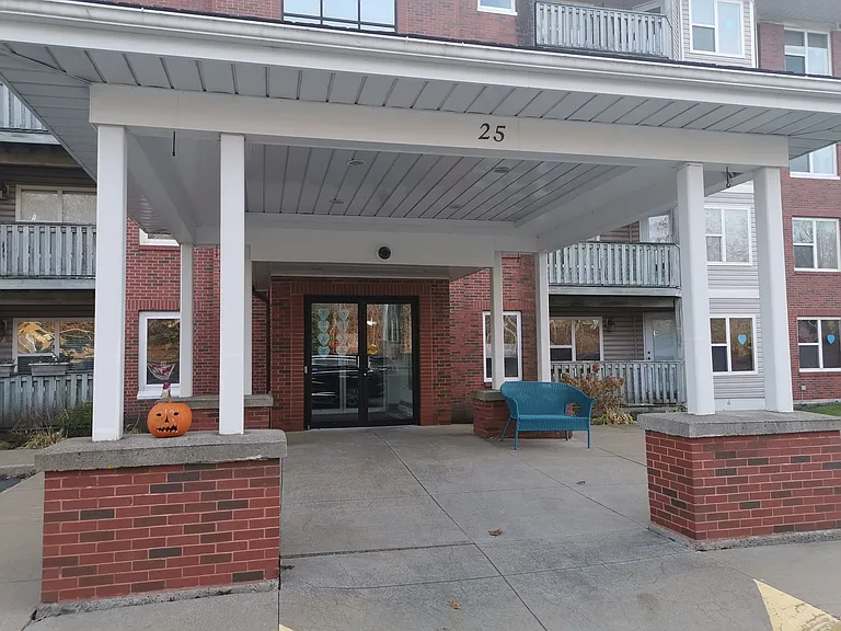 25 Dartmouth Rd #311 — Photo 2