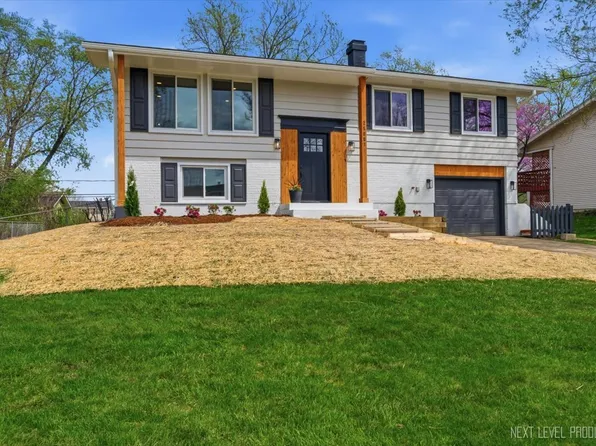 2S067 Beaumont Ln, Lombard, IL 60148