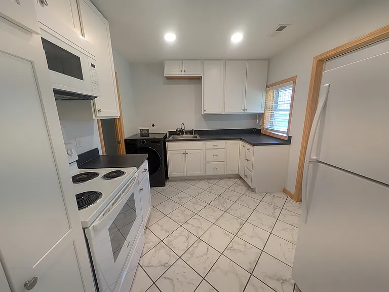 421 West St #3 — Photo 6