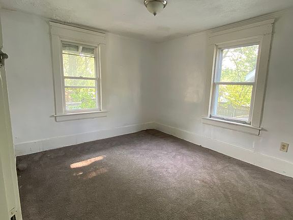 2nd image of 1009 Herberich Ave