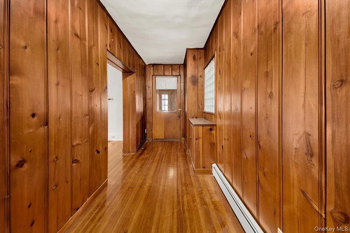 2 bed, 1.0 bath, 1124 sqft, $2,800 — Photo 2