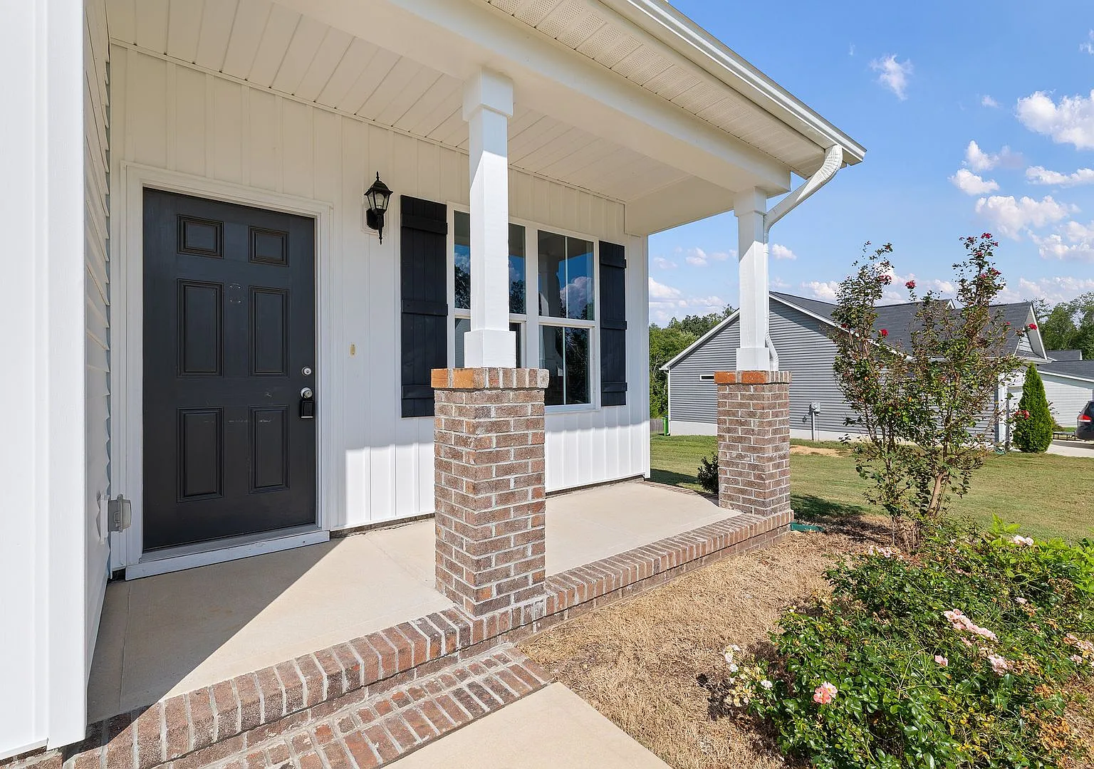 Beautiful 3-Bedroom Home with Fenced Yard & Bonus Room in Harvest Meadows! — Photo 2