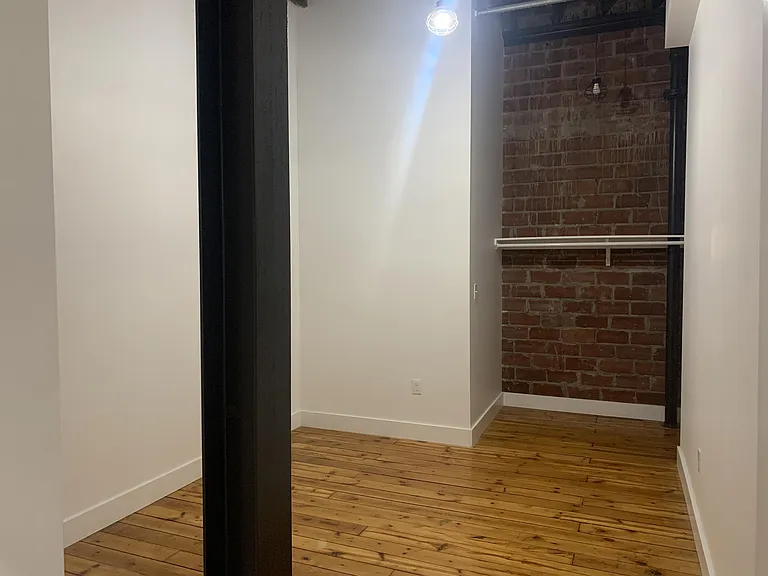 240 1st St NE — Photo 20