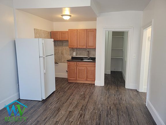 3rd image of 1315 Sheridan Ave #4L