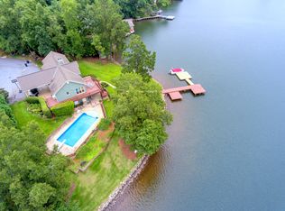 302 Lake Harding Dr, Hamilton, GA 31811