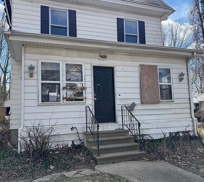 2nd image of 969 W Decatur St