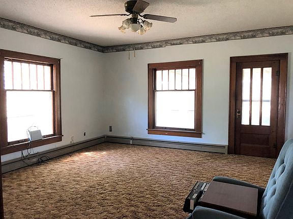 2nd image of 343 NE 200th St