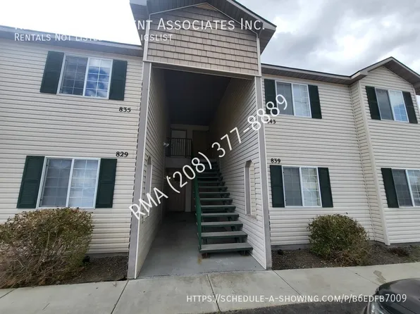 825 N White Barn Rd, Kuna, ID 83634