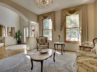 9226 Carriage Hill Rd, Savage, MN 55378