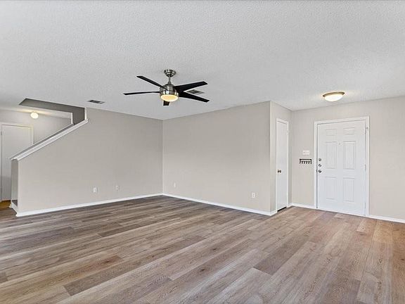4th image of 2423 Byfield Dr
