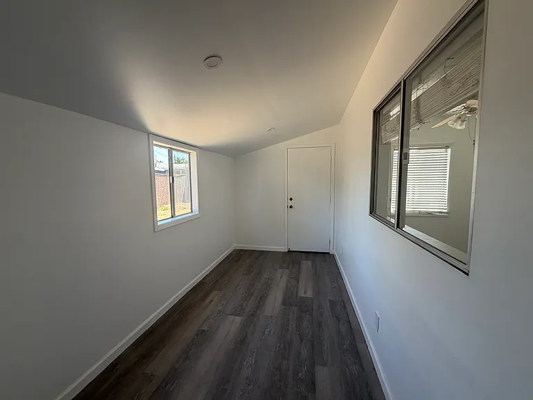 1241 Wilson Ave — Photo 6