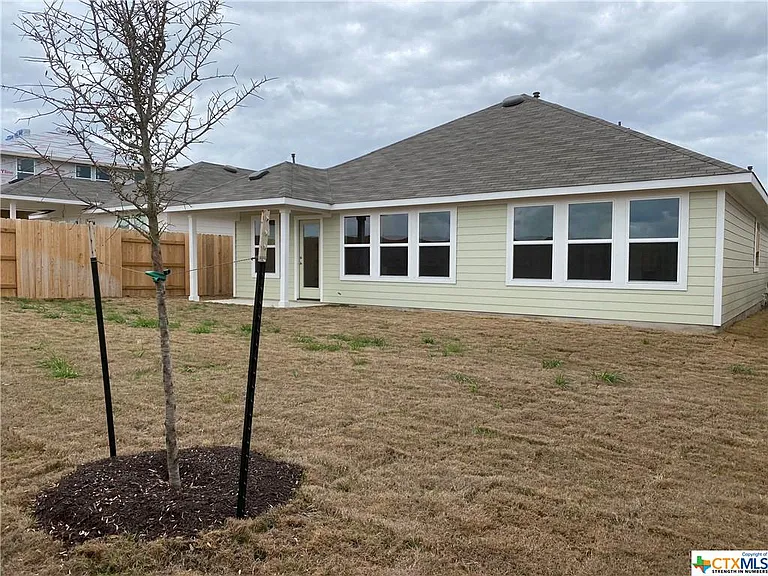 132 Lyndon Dr — Photo 44