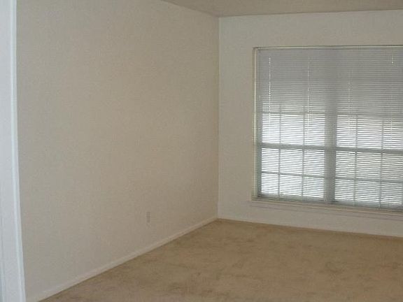 2nd image of 8909 Mahan Dr