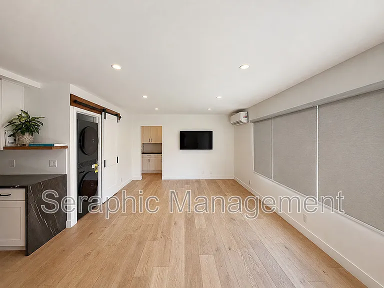 425 15th St #D — Photo 2
