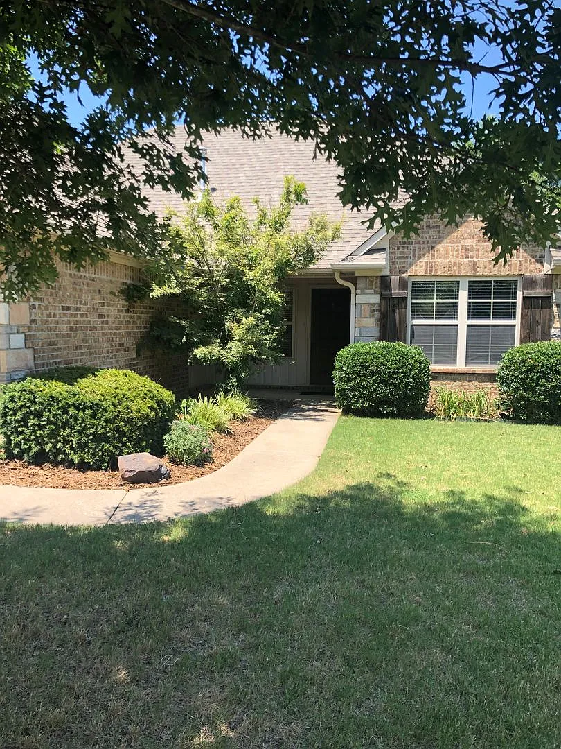 Beautiful Home In Great Location! — Photo 1