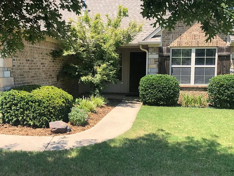 3690 Mountain View Dr — Photo 1