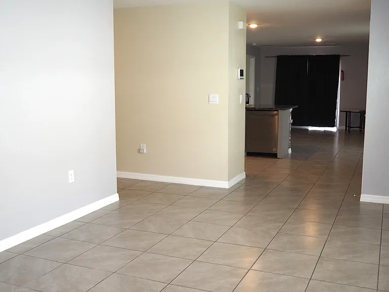 Entry area/family room