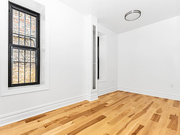 2nd image of 322 W 11th St APT 3