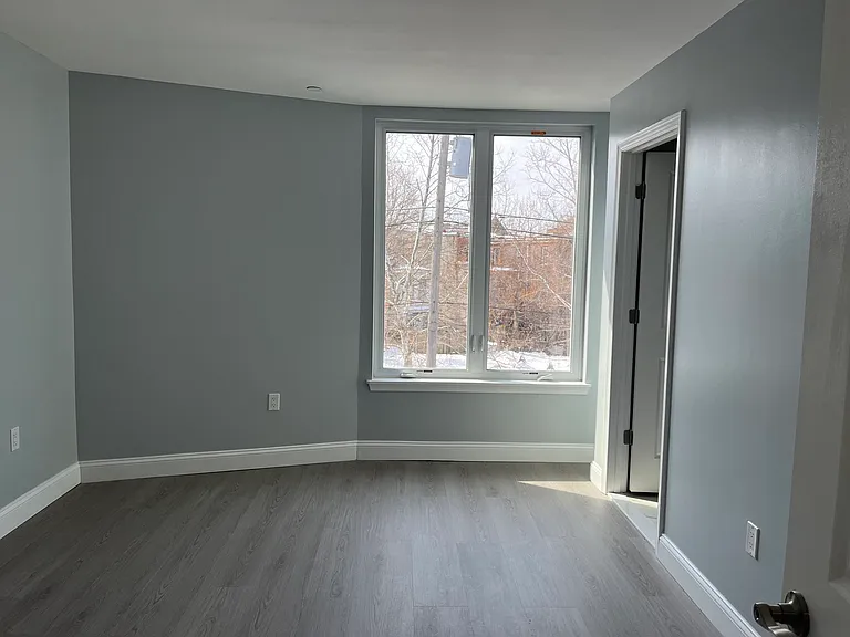 2405 Ridge Ave #2 — Photo 10
